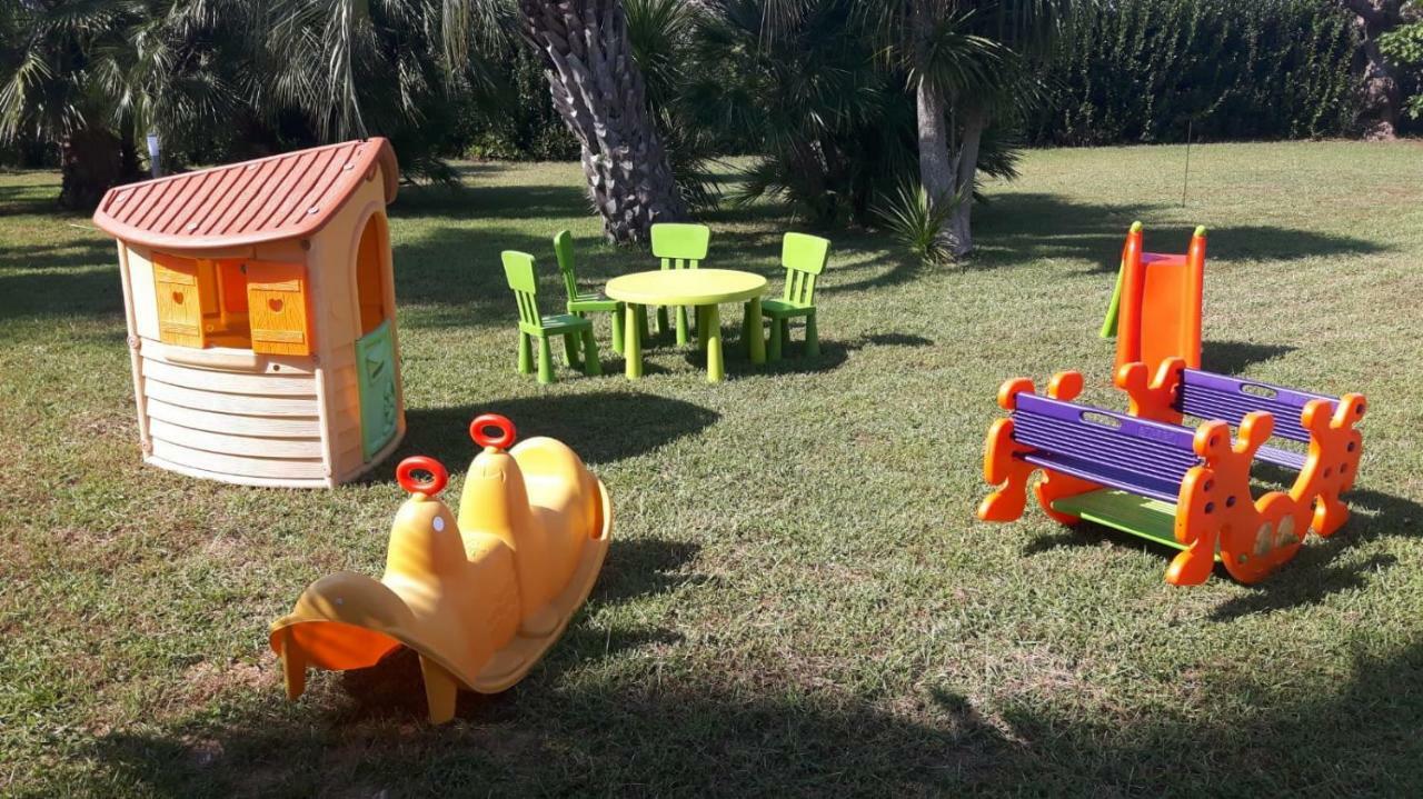 Villa Minerva Family Relais Алецио Екстериор снимка