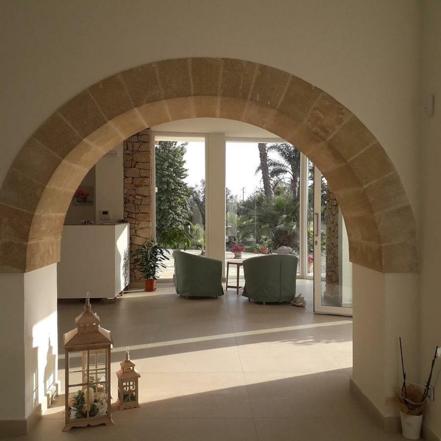 Villa Minerva Family Relais Алецио Екстериор снимка