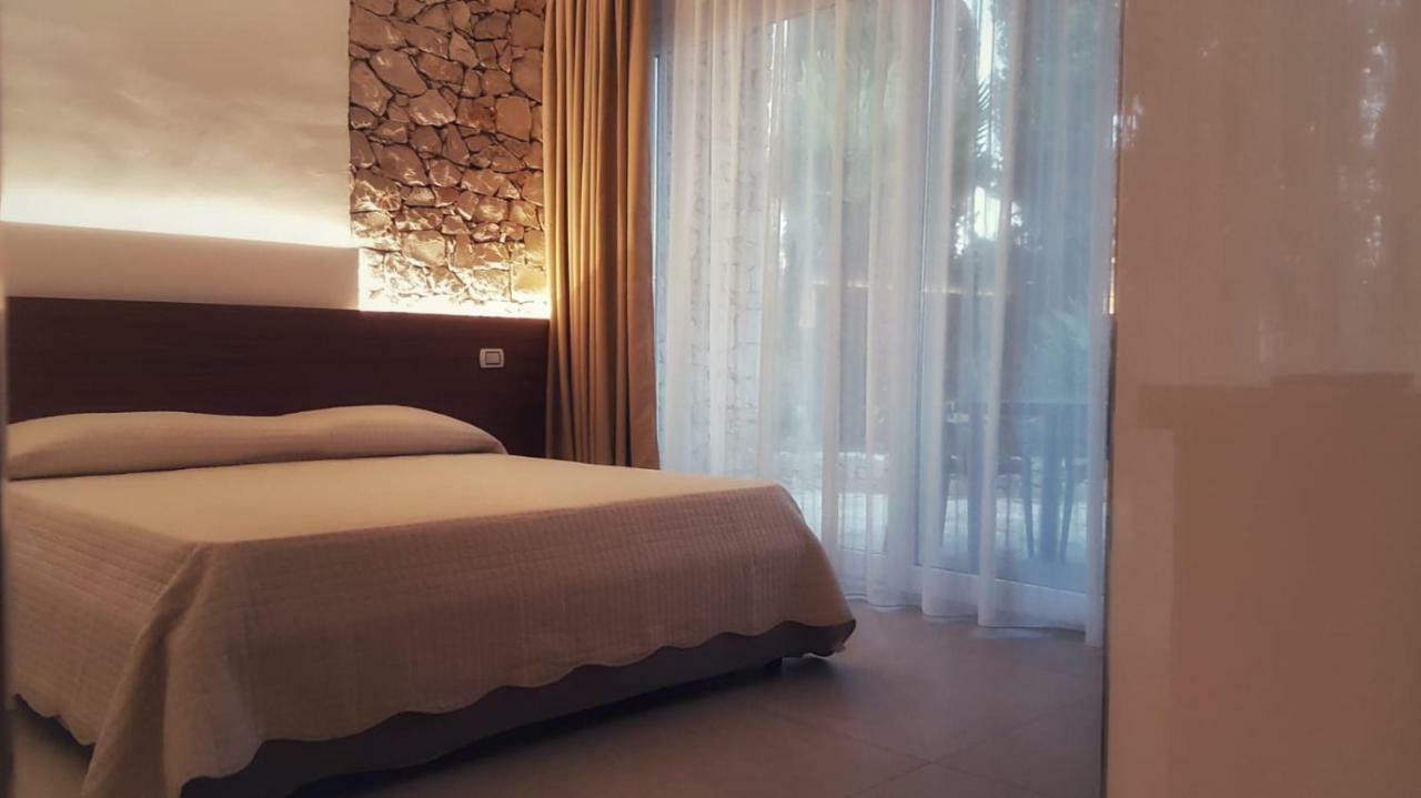 Villa Minerva Family Relais Алецио Екстериор снимка